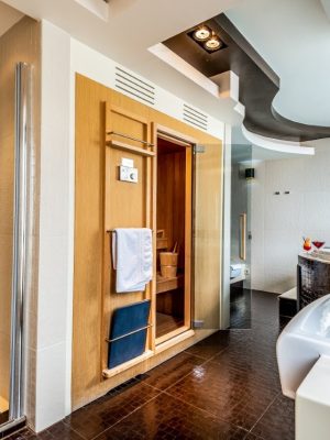 Luxury Spa Suite (1)